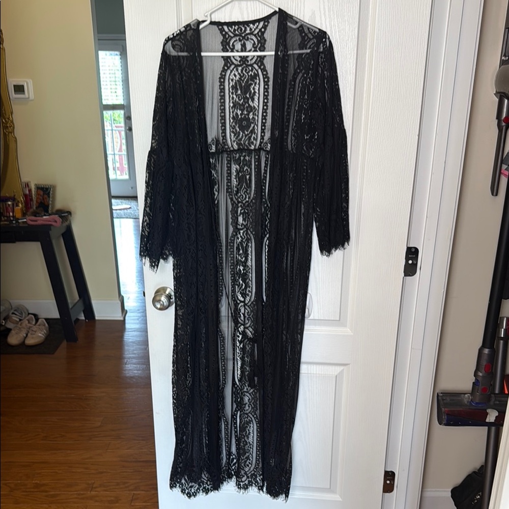 Elegant Black Lace Robe